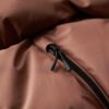 Mittellange Sport-Puffer-Jacke mit Kapuze