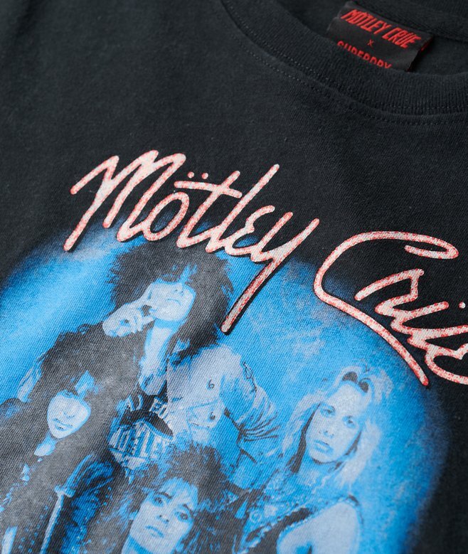 Motley Crue X Superdry T-Shirt mit Flügelärmeln Motley Crue X Superdry T-Shirt mit Flügelärmeln