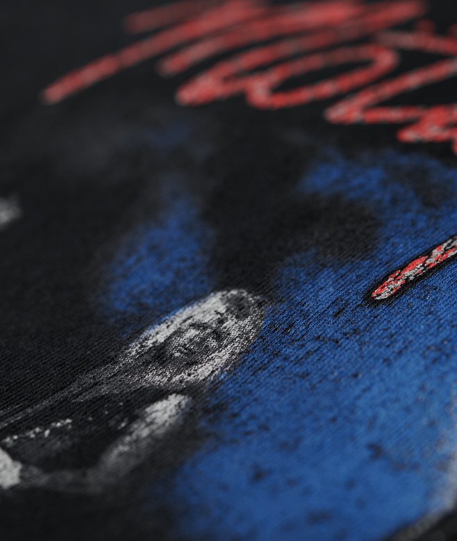 Motley Crue X Superdry T-Shirt mit Flügelärmeln Motley Crue X Superdry T-Shirt mit Flügelärmeln