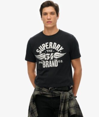Neu interpretiertes klassisches Grafik-T-Shirt