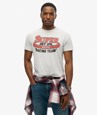 Neu interpretiertes klassisches Grafik-T-Shirt