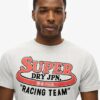 Neu interpretiertes klassisches Grafik-T-Shirt