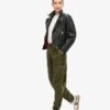 Para-Cargohose mit niedriger Leibhöhe Para-Cargohose mit niedriger Leibhöhe