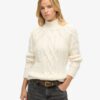 Pullover mit hohem Kragen und Zopfmuster