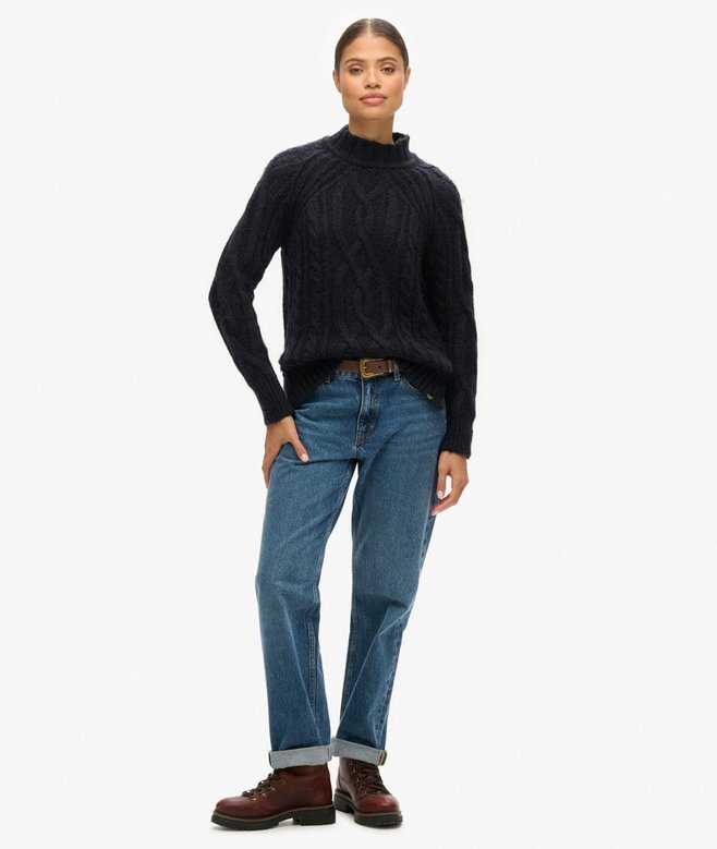 Pullover mit hohem Kragen und Zopfmuster Pullover mit hohem Kragen und Zopfmuster