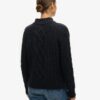 Pullover mit hohem Kragen und Zopfmuster Pullover mit hohem Kragen und Zopfmuster
