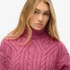 Pullover mit Zopfmuster und Rollkragen Pullover mit Zopfmuster und Rollkragen