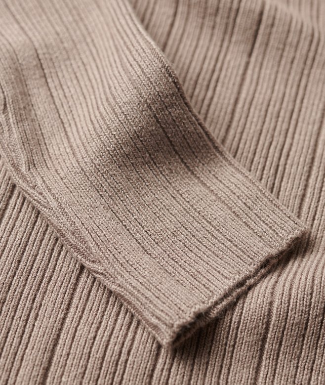 Rückenfreies, figurbetontes Minikleid Rückenfreies, figurbetontes Minikleid