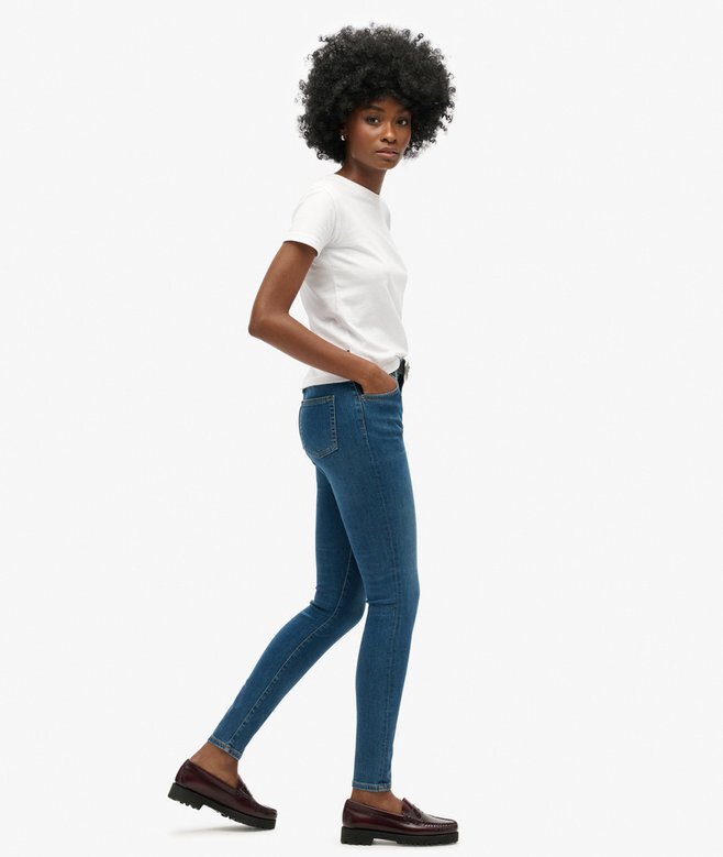 Skinny-Jeans aus Organic Cotton mit hoher Leibhöhe Skinny-Jeans aus Organic Cotton mit hoher Leibhöhe