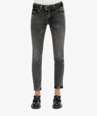 Slim-Fit-Jeans aus Organic Cotton mit mittlerer Leibhöhe Slim-Fit-Jeans aus Organic Cotton mit mittlerer Leibhöhe
