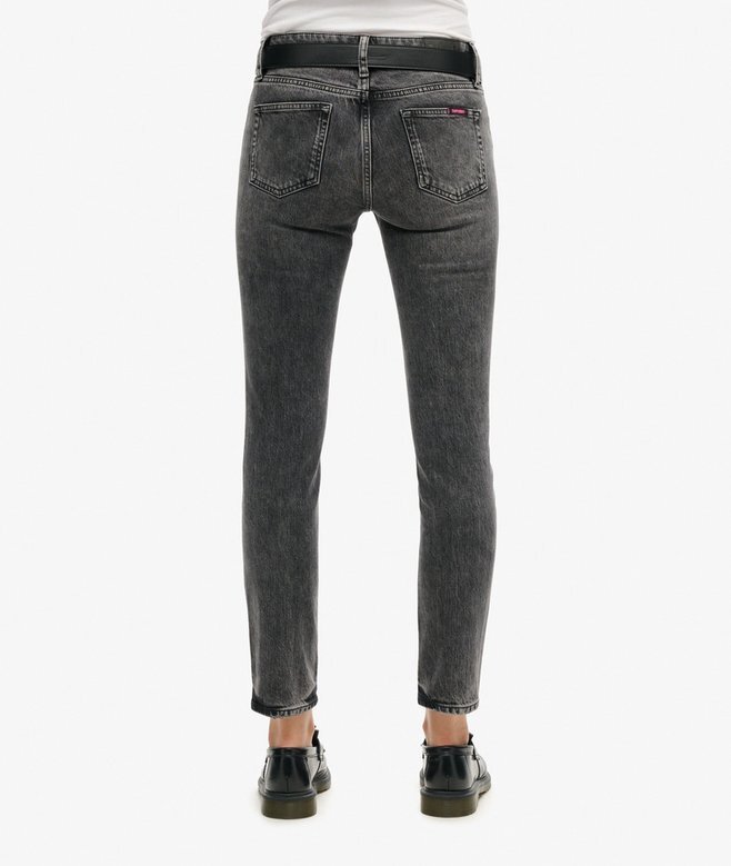Slim-Fit-Jeans aus Organic Cotton mit mittlerer Leibhöhe Slim-Fit-Jeans aus Organic Cotton mit mittlerer Leibhöhe
