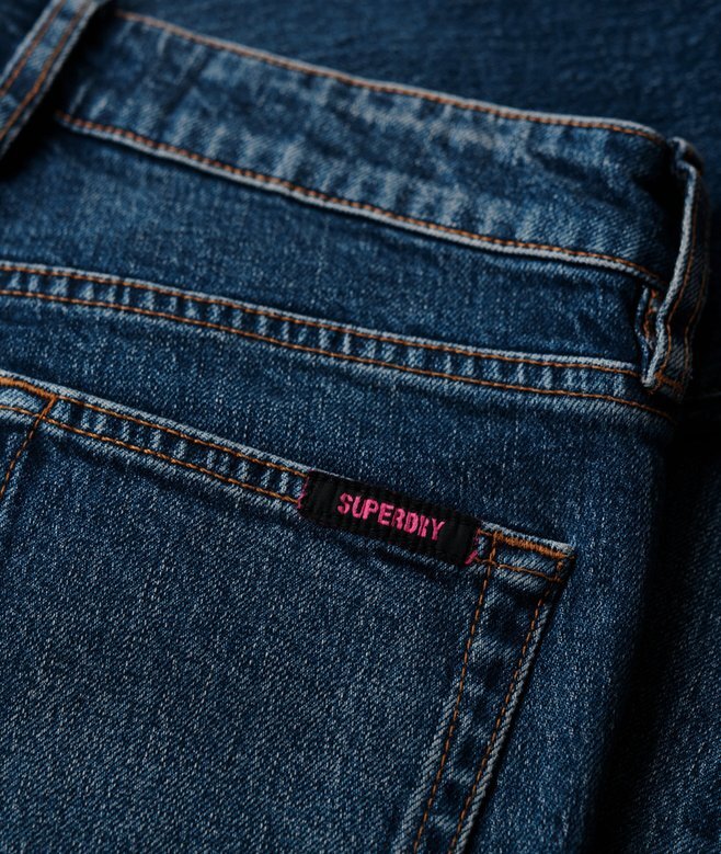 Slim-Fit-Jeans aus Organic Cotton mit mittlerer Leibhöhe Slim-Fit-Jeans aus Organic Cotton mit mittlerer Leibhöhe