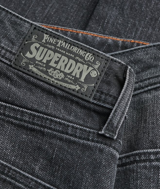 Slim-Fit-Jeans aus Organic Cotton mit mittlerer Leibhöhe Slim-Fit-Jeans aus Organic Cotton mit mittlerer Leibhöhe