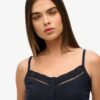 Spitzen-Cami-Oberteil mit Knopfleiste Spitzen-Cami-Oberteil mit Knopfleiste