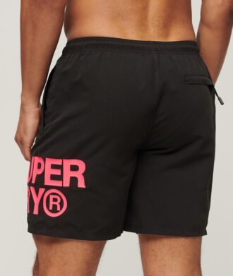 Sportswear Logo 17-Zoll-Recycled-Material-Shorts