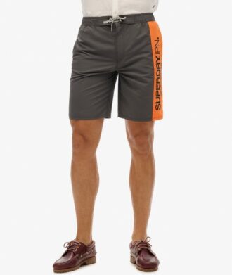 Sportswear Logo 19-Zoll-Boardshorts aus recyceltem Material