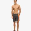 Sportswear Logo 19-Zoll-Boardshorts aus recyceltem Material