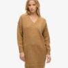 Strickkleid mit V-Ausschnitt Strickkleid mit V-Ausschnitt