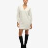 Strickkleid mit V-Ausschnitt Strickkleid mit V-Ausschnitt