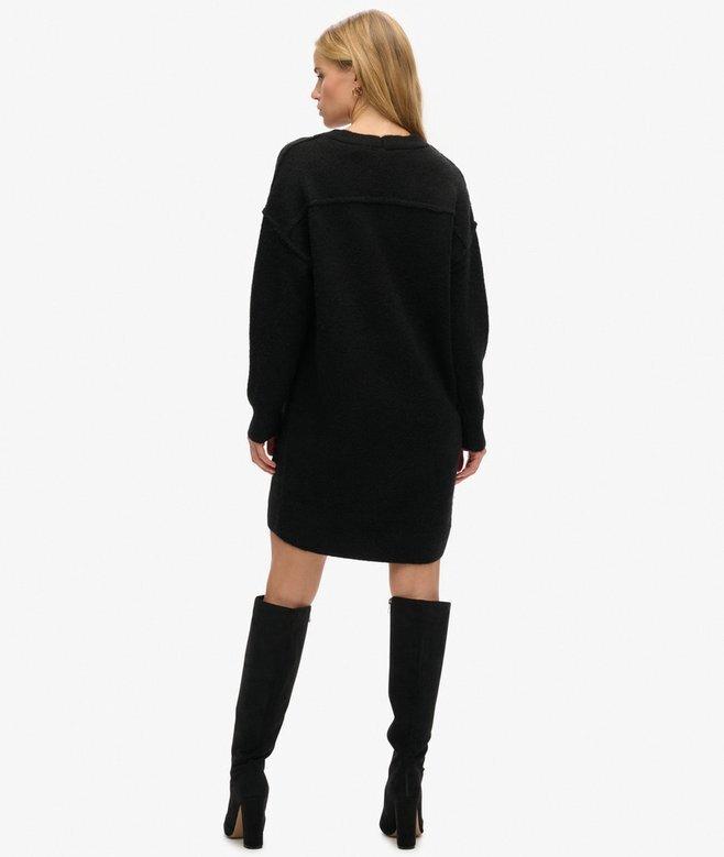 Strickkleid mit V-Ausschnitt Strickkleid mit V-Ausschnitt