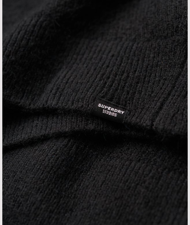 Strickkleid mit V-Ausschnitt Strickkleid mit V-Ausschnitt