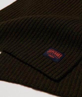 Strickschal im Workwear-Stil