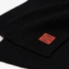 Strickschal im Workwear-Stil