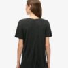 Studios Slub T-Shirt mit Stickerei und V-Ausschnitt Studios Slub T-Shirt mit Stickerei und V-Ausschnitt