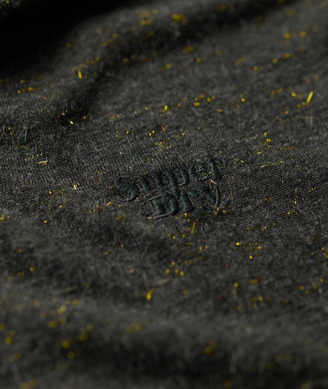 Studios Slub T-Shirt mit Stickerei und V-Ausschnitt Studios Slub T-Shirt mit Stickerei und V-Ausschnitt