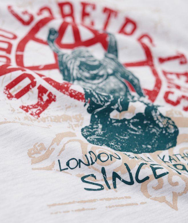 Superdry X Komodo Globetrotter Fitted T-Shirt Superdry X Komodo Globetrotter Fitted T-Shirt