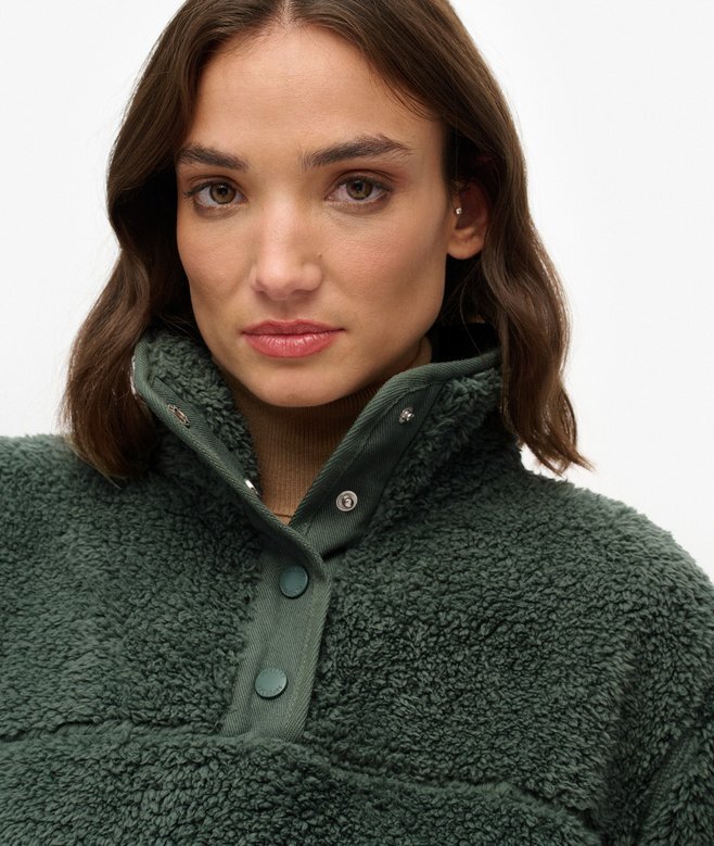 Superweiches Teddy-Fleece mit Druckknopfkragen Superweiches Teddy-Fleece mit Druckknopfkragen