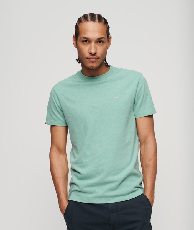 T-Shirt aus Organic Cotton mit kleinem Logo T-Shirt aus Organic Cotton mit kleinem Logo