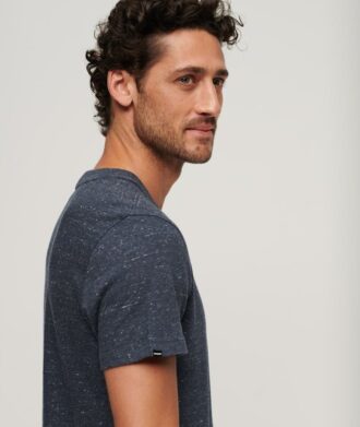 T-Shirt aus Organic Cotton mit kleinem Logo
