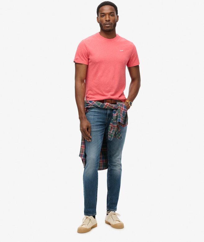 T-Shirt aus Organic Cotton mit kleinem Logo T-Shirt aus Organic Cotton mit kleinem Logo
