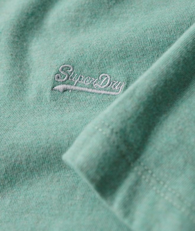 T-Shirt aus Organic Cotton mit kleinem Logo T-Shirt aus Organic Cotton mit kleinem Logo