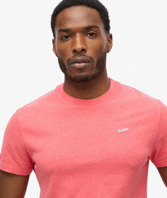 T-Shirt aus Organic Cotton mit kleinem Logo T-Shirt aus Organic Cotton mit kleinem Logo