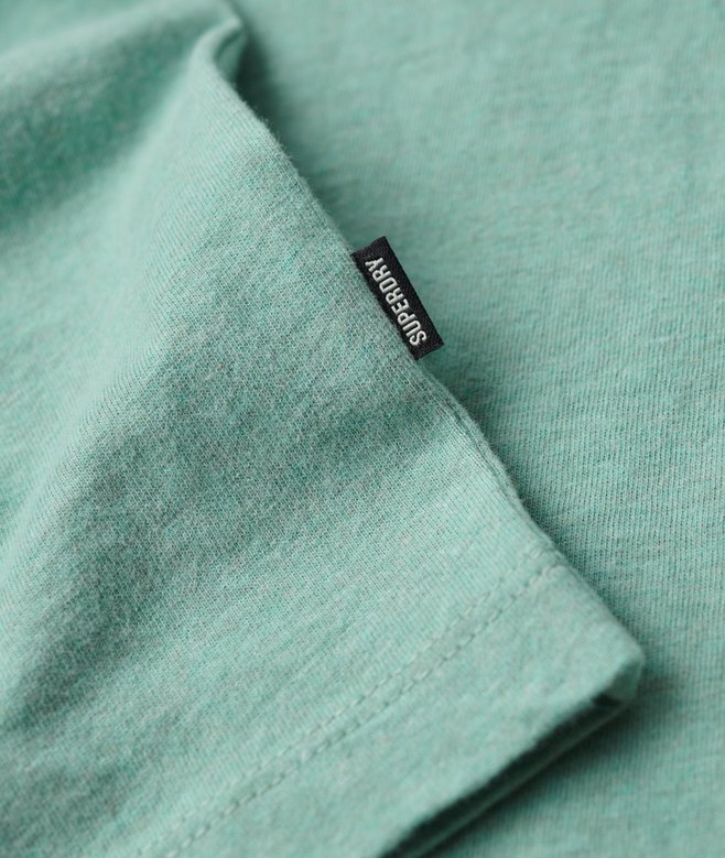 T-Shirt aus Organic Cotton mit kleinem Logo T-Shirt aus Organic Cotton mit kleinem Logo