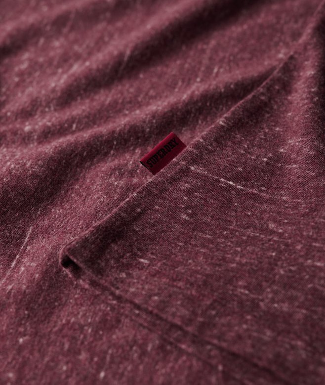 T-Shirt aus Organic Cotton mit kleinem Logo T-Shirt aus Organic Cotton mit kleinem Logo