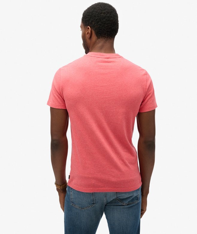 T-Shirt aus Organic Cotton mit kleinem Logo T-Shirt aus Organic Cotton mit kleinem Logo