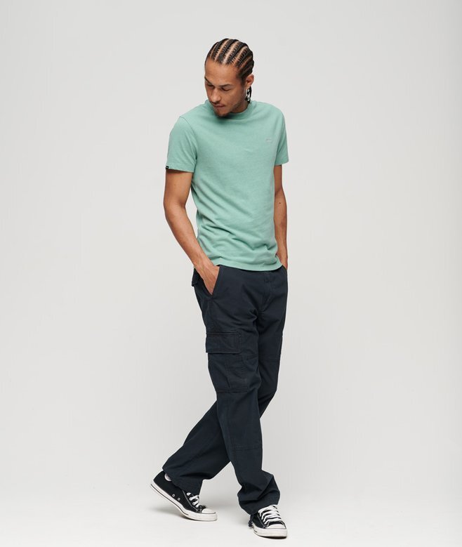T-Shirt aus Organic Cotton mit kleinem Logo T-Shirt aus Organic Cotton mit kleinem Logo