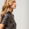 T-Shirt-Kleid mit hohem Kragen und Pailletten