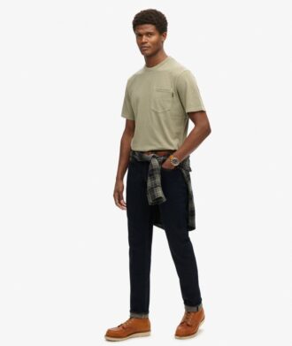 T-Shirt mit kontrastfarbener Naht an der Tasche