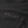 T-Shirt mit kontrastfarbener Naht an der Tasche