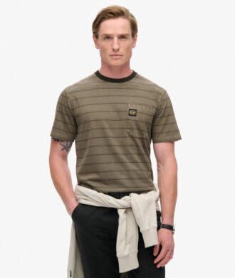 T-Shirt mit strukturierten Streifen und Tasche T-Shirt mit strukturierten Streifen und Tasche