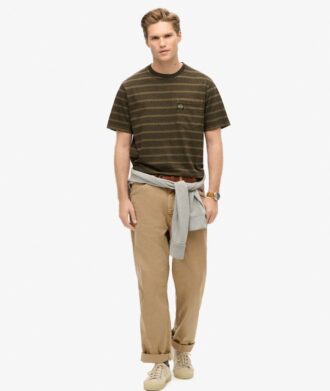 T-Shirt mit strukturierten Streifen und Tasche T-Shirt mit strukturierten Streifen und Tasche