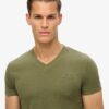 T-Shirt mit V-Ausschnitt und „Organic Cotton Essential“-Logo T-Shirt mit V-Ausschnitt und „Organic Cotton Essential“-Logo