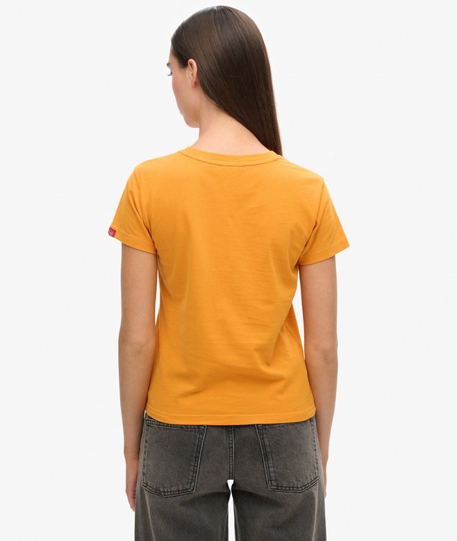 Tailliertes T-Shirt mit gesticktem Vintage-Logo Tailliertes T-Shirt mit gesticktem Vintage-Logo