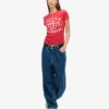 Tailliertes T-Shirt mit Puff-Print Tailliertes T-Shirt mit Puff-Print
