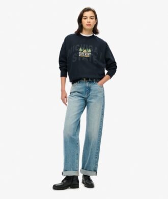 Travel Souvenir Loose Crew Sweatshirt Travel Souvenir Loose Crew Sweatshirt