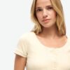 Unverzichtbares Kurzarm-Shorts-Oberteil Unverzichtbares Kurzarm-Shorts-Oberteil